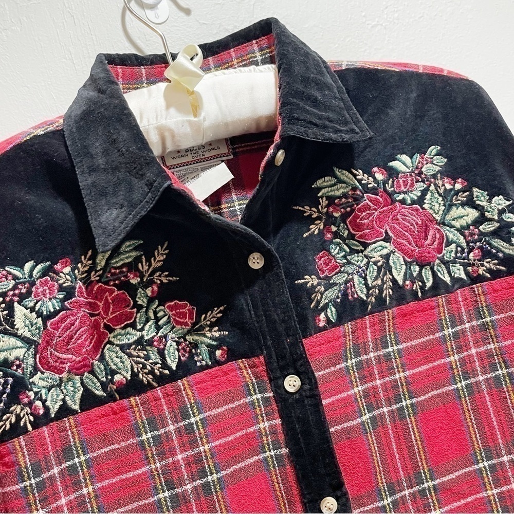 Vintage SOLUTIONS BLUES Women’s Red Black Plaid Embroidered Y2K Shirt Top Size S